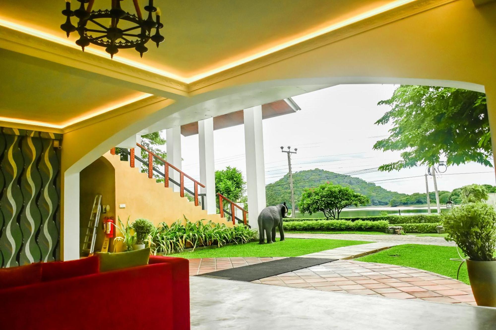 Agbo Hotel Polonnaruwa Zewnętrze zdjęcie